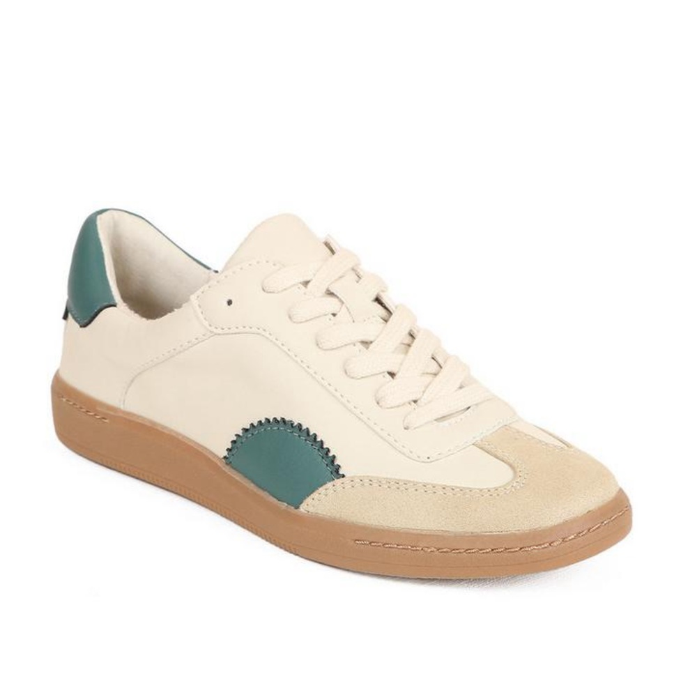 Dolce Vita Sneakers BRAND NEW